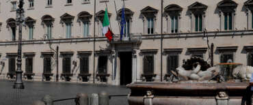 Palazzo Chigi si veste di tricolore: divise patriottiche per i commessi, no alle camicie col collo alla francese