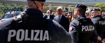 Sicurezza, Piantedosi: «46.000 assunzioni da quando il governo è in carica e altre 25.000 in arrivo»