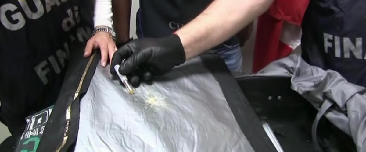 droga record all8217aeroporto di fiumicino sequestrati 17 kg di shaboo due messicani in manette donna cinese arrestata con la cocaina nei biscotti della fortuna da Secoloditalia.it droga record all8217aeroporto di fiumicino sequestrati 17 kg di shaboo due messicani in manette donna cinese arrestata con la cocaina nei biscotti della fortuna