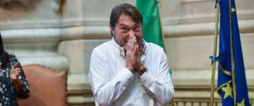 L’autocelebrazione di Sigfrido, che parla in terza persona: “Che fai, formi altri 100 Ranucci e poi li sposti?”. E su Lavitola tira in ballo Riina: “Se potessi andarci a cena, io ci andrei”