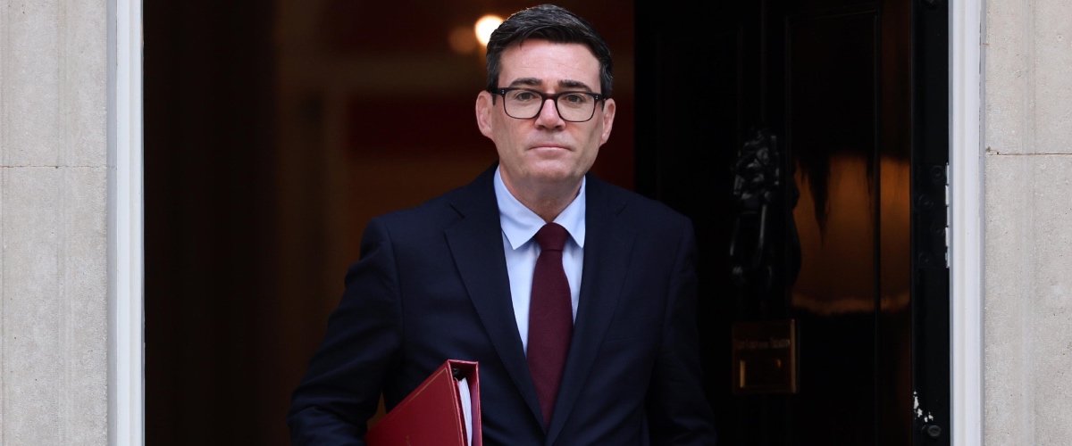 il padre di andy burnham 232 morto aveva l8217alzheimer e non sapeva che il figlio fosse diventato premier da Secoloditalia.it il padre di andy burnham 232 morto aveva l8217alzheimer e non sapeva che il figlio fosse diventato premier