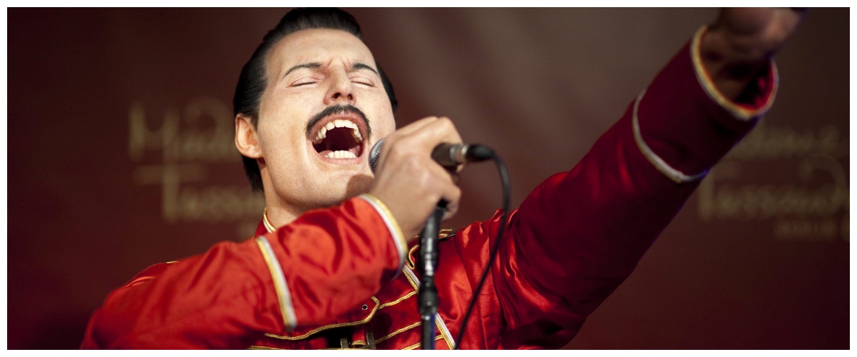 freddie mercury e gli 80 anni dalla nascita il mito del rock continua nel segno di the show must go on da Secoloditalia.it freddie mercury e gli 80 anni dalla nascita il mito del rock continua nel segno di the show must go on