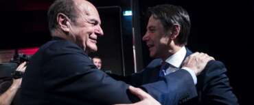 Alla Festa dell’Unità Bersani e Conte accomunati solo dagli slogan contro Meloni e dalla voglia di tornare al potere
