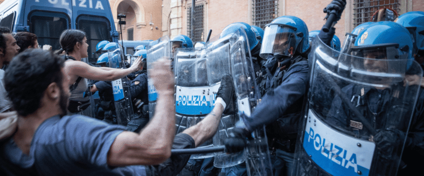 Bologna Fakir arresti indagati