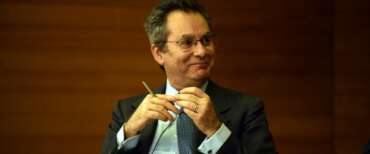 Carlo Comporti, chi è l’italiano confermato alla guida dell’Esma: le congratulazioni di Meloni e la lunga esperienza in Ue