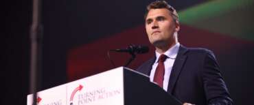Un anno fa l’omicidio di Charlie Kirk: qual è l’eredità politica e ideale dell’attivista conservatore