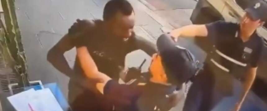 Due poliziotti picchiati a Roma: l’aggressore 29enne è stato scarcerato dopo 48 ore (video)