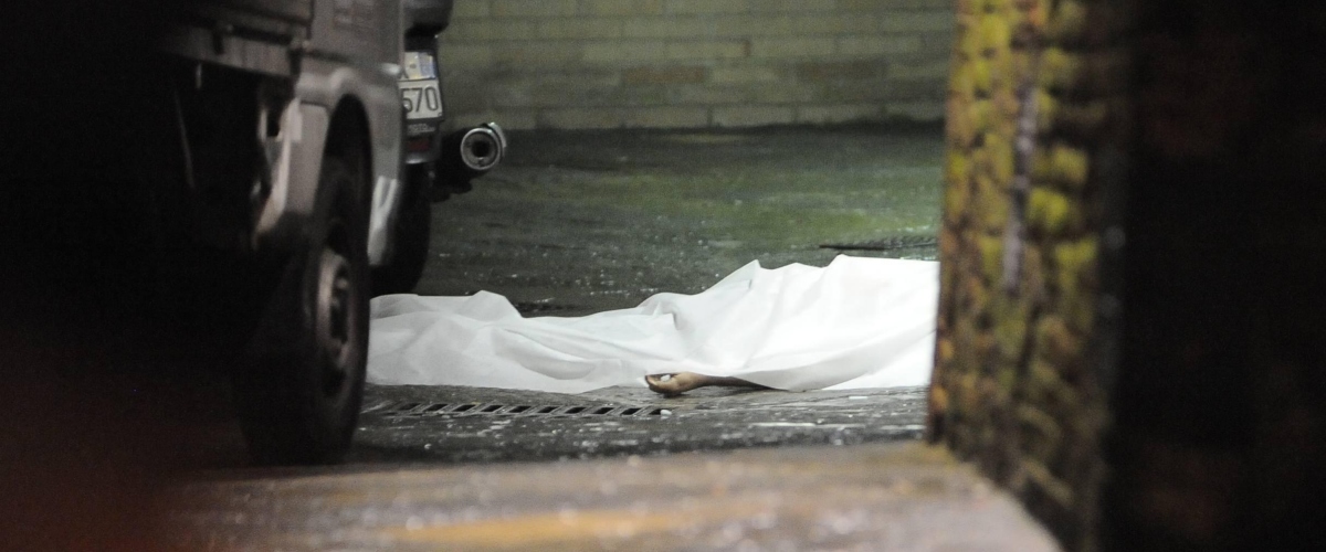 david rossi preso per i piedi e tenuto da pi249 persone la perizia che smonta la tesi del suicidio da Secoloditalia.it david rossi preso per i piedi e tenuto da pi249 persone la perizia che smonta la tesi del suicidio