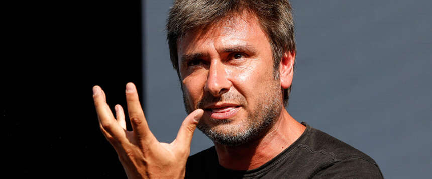 Mistero su Di Battista: rinviato il rientro in Italia. Il messaggio sui social: “Prudenza sulle informazioni”