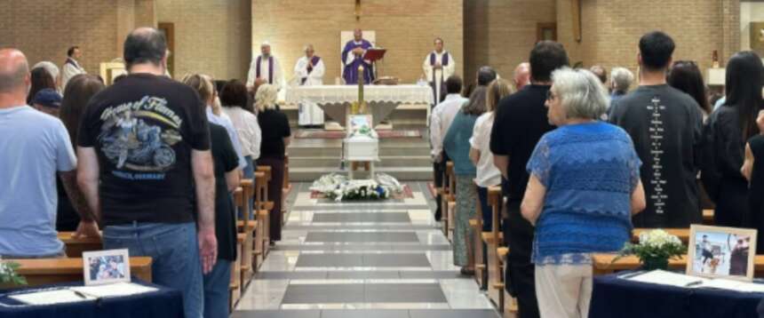 I funerali della famiglia di Pietralata e l’omelia del sacerdote: “Chiediamoci cosa avremmo potuto fare”