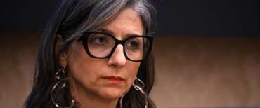 Arriva la cittadinanza onoraria di Marzabotto per Francesca Albanese. Lei non si contiene, scomoda i martiri e l’Apocalisse per parlare della Palestina