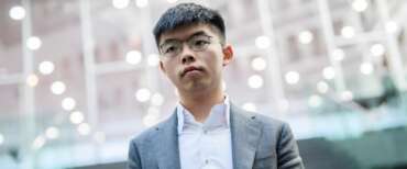 Hong Kong, Joshua Wong si dichiara colpevole: l’ex leader studentesco anticomunista rischia l’ergastolo