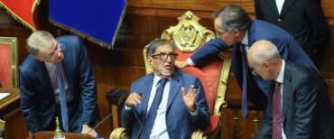 La Russa: “Il Pd mi stupisce, agita le preferenze solo oggi. Avrebbe potuto votare l’emendamento di FdI alla Camera…”