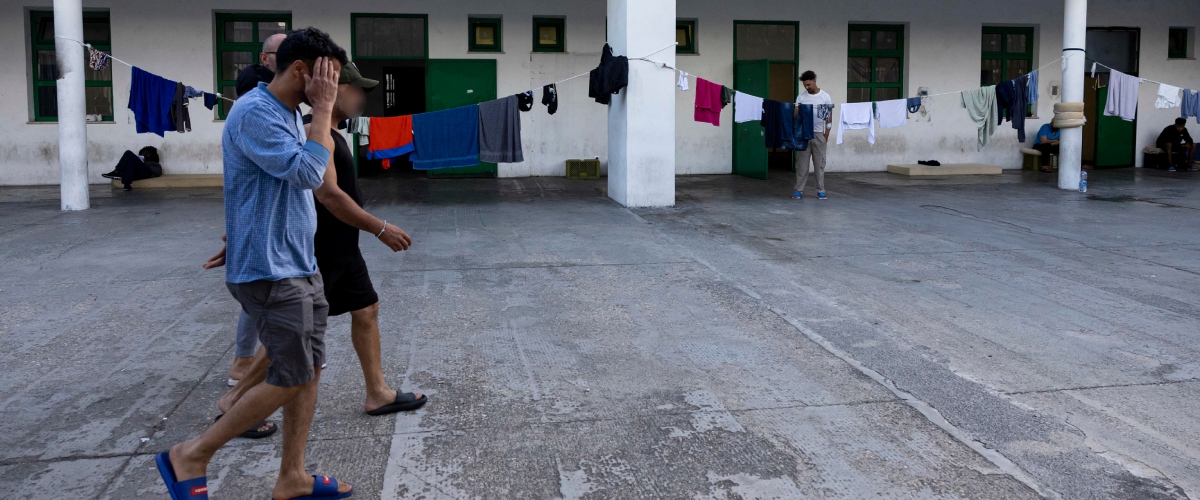 fingeva di lavorare ma collezionava reati smascherato 23enne marocchino richiedente protezione internazionale per lui si spalancano le porte del cpr da Secoloditalia.it fingeva di lavorare ma collezionava reati smascherato 23enne marocchino richiedente protezione internazionale per lui si spalancano le porte del cpr