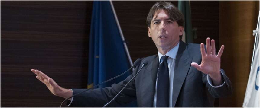 Tre giorni di droni sopra casa: Onorato denuncia. Ma l’assessore capitolino in politica è già satellite di Conte