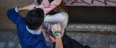 Orrore a Roma, 24enne nigeriano in cella con l’accusa di aver accoltellato una giovane donna alla stazione di Tor di Valle