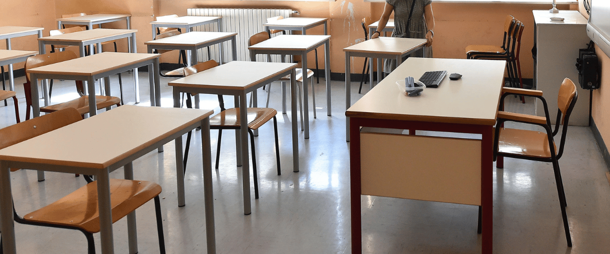 prende due note a scuola la mamma chiede di annullarle poi le minacce al preside chiedi scusa o ti riempio la testa di proiettili da Secoloditalia.it prende due note a scuola la mamma chiede di annullarle poi le minacce al preside chiedi scusa o ti riempio la testa di proiettili