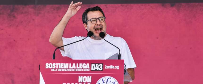 Salvini spiazza la platea di Pontida: congresso straordinario della Lega a ottobre
