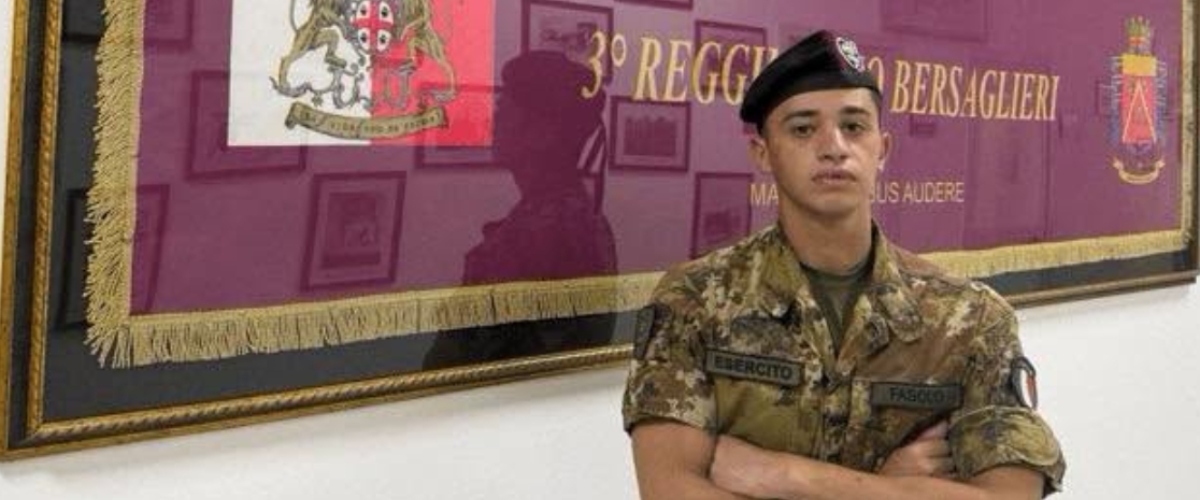 solo contro cinque per salvare una 15enne cagliaritana il grazie social al giovane bersagliere questo 232 onore da Secoloditalia.it solo contro cinque per salvare una 15enne cagliaritana il grazie social al giovane bersagliere questo 232 onore