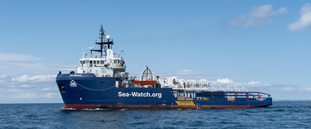 toghe pro migranti il tribunale di napoli revoca il fermo della sea watch 5 e la ong brinda alla nostra salute e alla nuova missione da Secoloditalia.it toghe pro migranti il tribunale di napoli revoca il fermo della sea watch 5 e la ong brinda alla nostra salute e alla nuova missione