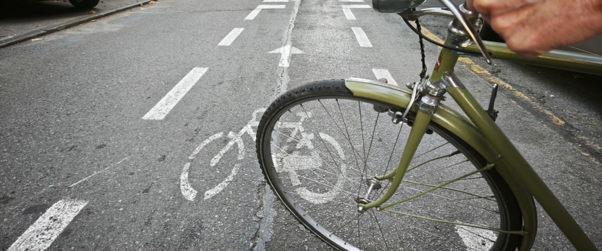 torino travolto da un8217auto sulla ciclabile mentre andava a scuola in bici con il pap224 morto un bimbo di 7 anni da Secoloditalia.it torino travolto da un8217auto sulla ciclabile mentre andava a scuola in bici con il pap224 morto un bimbo di 7 anni