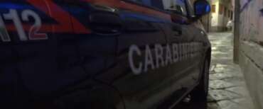 Li aveva “guardati male” e gli hanno sparato: arrestati due 17enni per aver ferito alla testa un coetaneo
