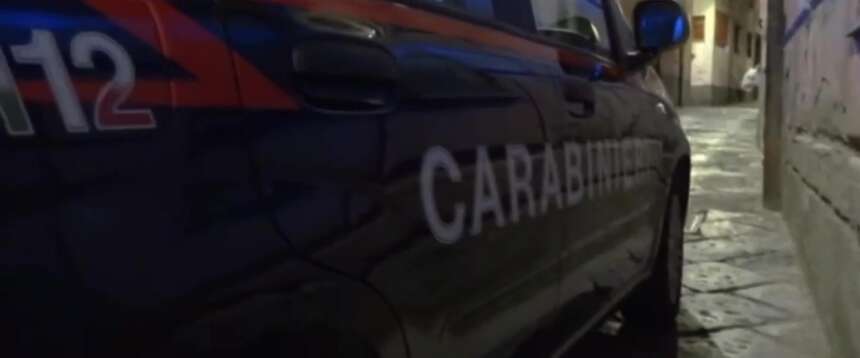 Li aveva “guardati male” e gli hanno sparato: arrestati due 17enni per aver ferito alla testa un coetaneo