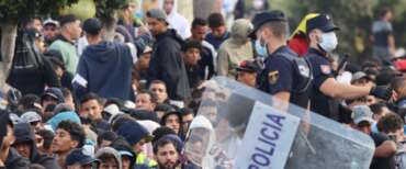 Ceuta, l’ammissione della Spagna: “Tra gli espulsi anche tre legati al jihadismo”. Ma per i socialisti il problema è l’Italia…