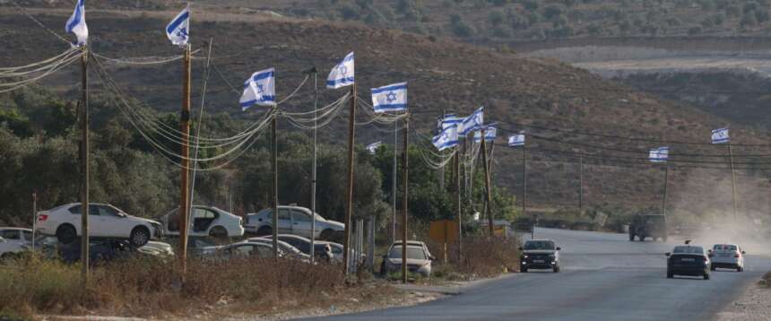 Cisgiordania: Gran Bretagna, Francia e altri 10 Paesi annunciano sanzioni contro i coloni. L’ira di Israele