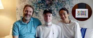 Crans-Montana, emozione per il primo giorno di scuola di 4 ragazzi sopravvissuti al rogo. Il lungo abbraccio e gli applausi in classe