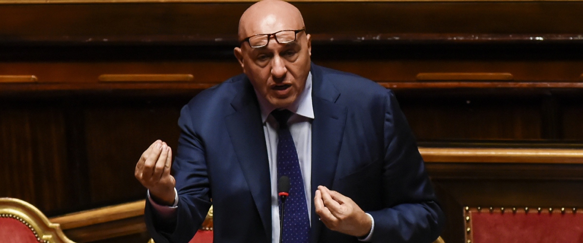 Crosetto: “Passeremo lo stretto di Bab el-Mandeb senza aspettare la burocrazia Ue. Il presidio del mare è vitale”