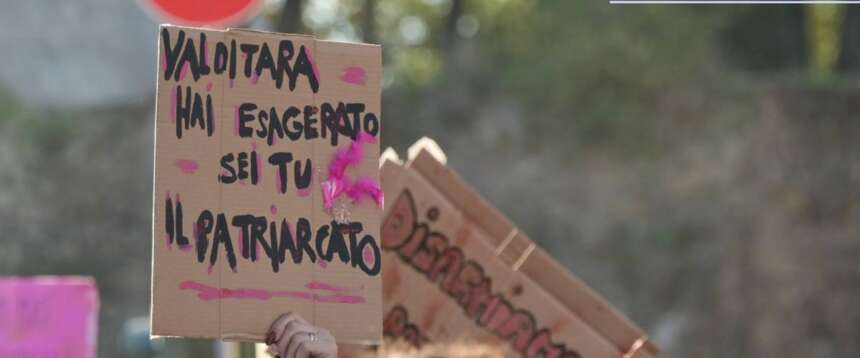 Chi ha paura della famiglia? Cosa c’è dietro le firme contro il ddl Valditara sull’educazione sessuoaffettiva