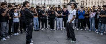 Da TikTok alle piazze: cosa sono le “aura battles” e perché sono un fenomeno più antico di quanto si pensi