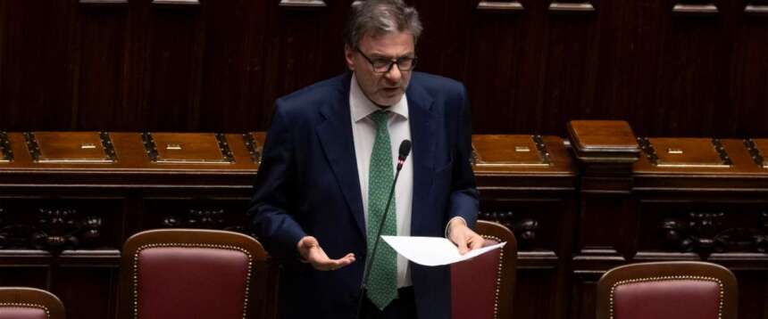 Giorgetti alla Camera: la detassazione è in cima alle priorità, a breve la sintesi della manovra. Lo stop al bollo sarà strutturale