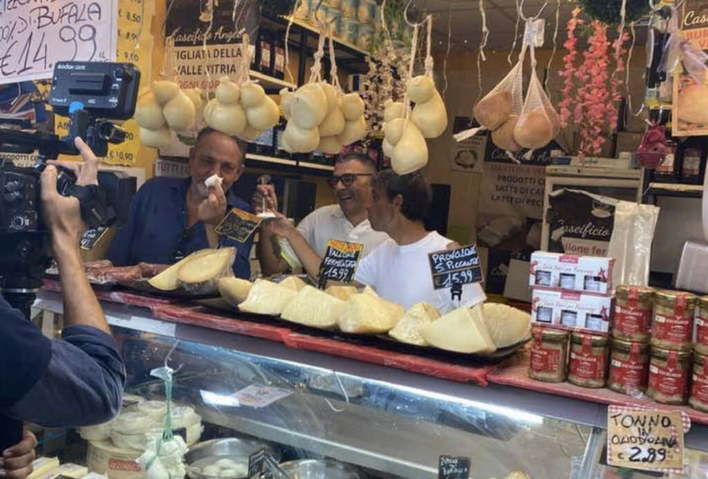Tutto pronto a Bari per la festa del governo: entusiasmo tra la gente, nelle piazze e nei mercati. I numeri dell’evento (fotogallery)