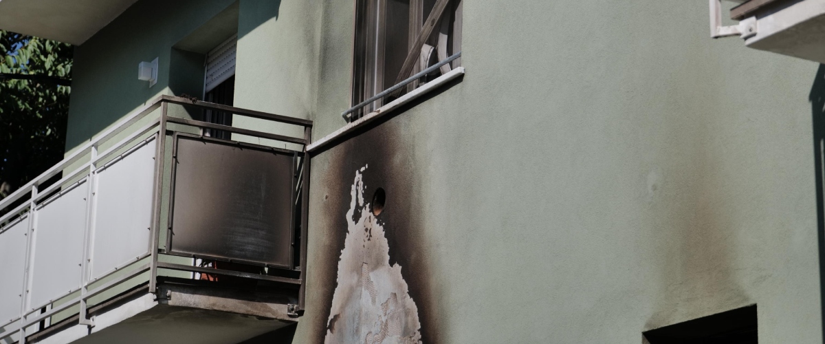 drammatico rogo in una palazzina a lucca due morti e tredici feriti tra cui bambini e un neonato non gravi sono 16 gli sfollati da Secoloditalia.it drammatico rogo in una palazzina a lucca due morti e tredici feriti tra cui bambini e un neonato non gravi sono 16 gli sfollati