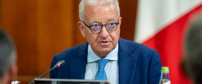 Ex Ilva, il governo apre alla partecipazione pubblica e incassa il sì delle aziende alla sospensione dei licenziamenti