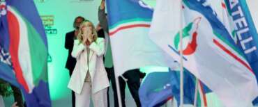 L’ovazione al porto di Bari: “Giorgia! Giorgia!”. La premier: “Dopo 1.413 giorni fieri del vostro giudizio, non della durata”