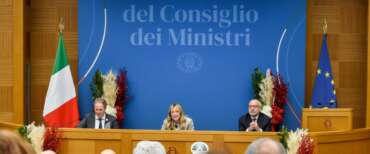 Dalle prime pagine dei giornali italiani sparisce la notizia del record del governo Meloni: all’estero ne parlano, qui no