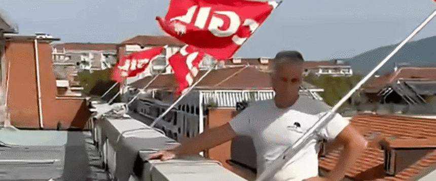operaio Cgil tetto Torino