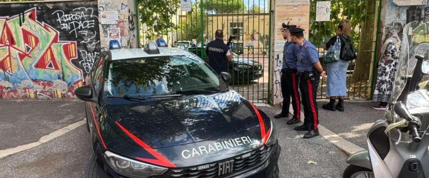 La prof accoltellata dal 13enne a Roma: “Che spavento, non me l’aspettavo”. Le testimonianze degli alunni
