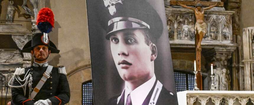 Salvo D’Acquisto, 83 anni fa il sacrificio che salvò 22 innocenti. Meloni: «Un Eroe italiano, lo onoriamo con gratitudine e commozione»