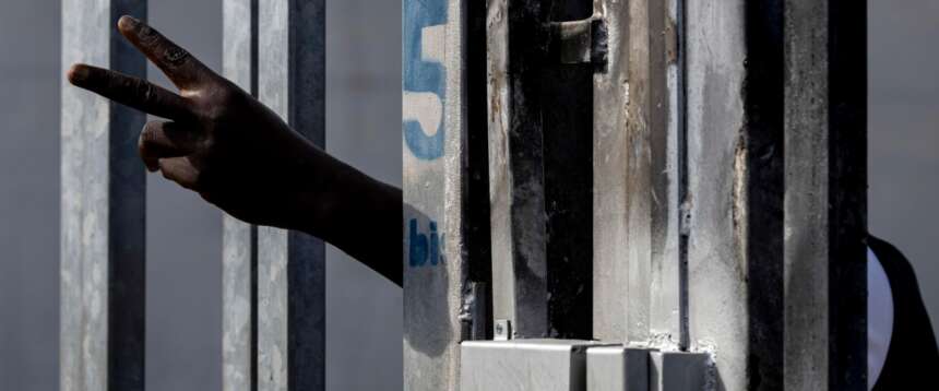 Senegalese evita il Cpr e il rimpatrio grazie al certificato medico: finisce accusato di molestie a 7 donne