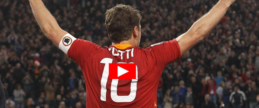 La festa del Pupone: Francesco Totti compie 50 anni di talento e simpatia. Il video dei 10 gol più belli