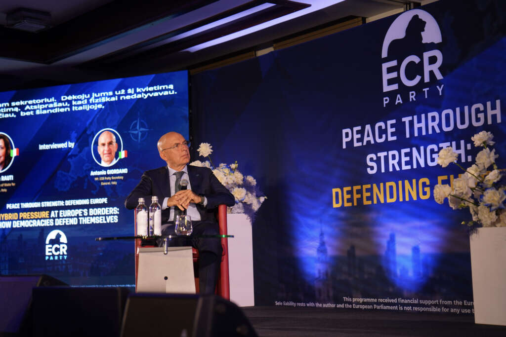 Difesa, da Vilnius la sfida dei conservatori: “Un’Europa più forte nella Nato” Difesa, da Vilnius la sfida dei conservatori: “Un’Europa più forte nella Nato”