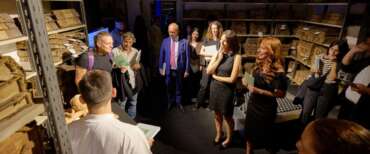 “Flussi Finiti”, il Premio Acea Contemporanea parte da Napoli: le opere dei giovani artisti in tour tra Italia, Stati Uniti e Mediterraneo
