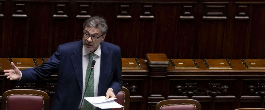 Ottimismo del Fmi sull’economia italiana: Pil rivisto al rialzo. E Giorgetti annuncia: “Fuori dalla procedura Ue in primavera”