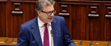 Caro energia, il governo sblocca 29 miliardi per famiglie, imprese e sicurezza. La sinistra vota contro