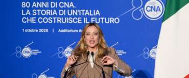 Meloni agli 80 anni della Cna scalda la platea degli artigiani anche con l’annuncio della lettera alla von der Leyen