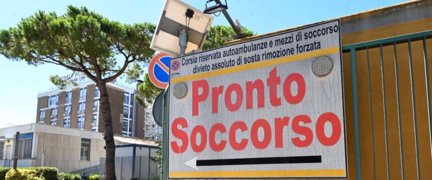 Muore un neonato a Castellammare: in manette tre medici e un’ostetrica. Avrebbero truccato le cartelle cliniche